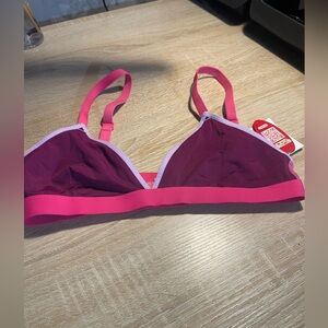 Parade: XS Womens Pink And Purple Bra (B)